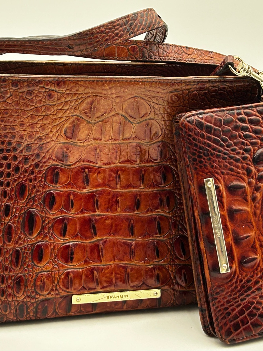 Brahmin Brown Croc Embossed Leather Shoulder Bag & Matching Wallet Set Zip Flaw